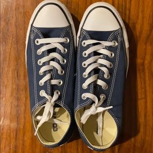 Low top navy converse
